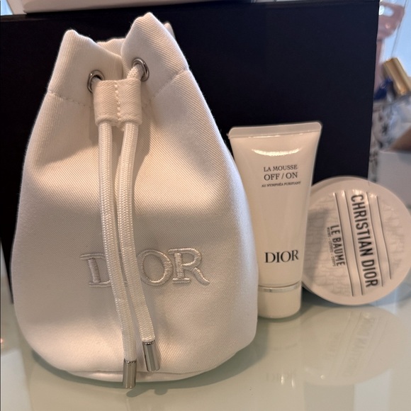 Dior White drawstring bucket pouch with Beauty Essentials Set - Picture 1 of 1